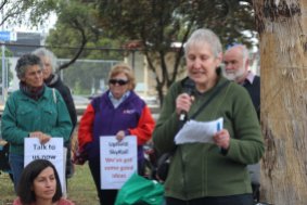 Cr Sue Bolton speaking Save the Trees Gandolfo Gardens Community Rally October 20